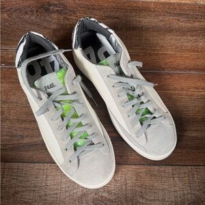 P448 Women's Low-Top Sneakers in Light Gray with Green Tongue Accent